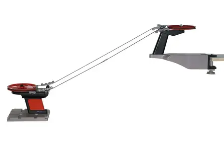 Jägerndorfer basic ski lift black/red 1:32 - image 1