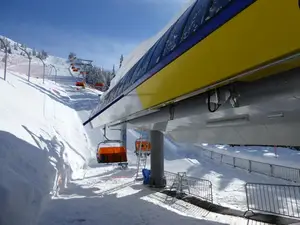 Jägerndorfer ski lift professional yellow/blue 1:32 - image 3