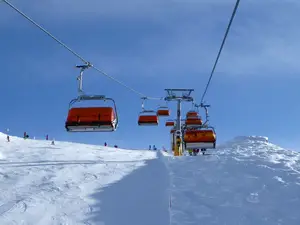 Jägerndorfer ski lift professional yellow/blue 1:32 - image 4