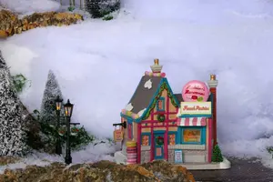 Lemax madeline's macarons Caddington Village 2024 - image 4