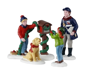 Lemax mailbox decorating Caddington Village 2025 - image 1