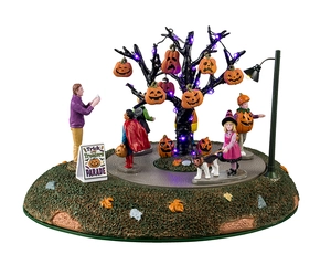 Lemax trick or treaters parade Spooky Town 2025