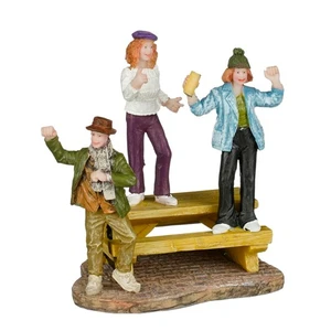 Luville Molendam Dancing people on table