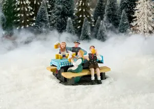 Luville Schneewald Drinking beer - image 2