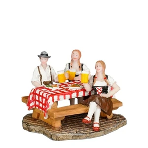 Luville Schneewald Eating schnitzels