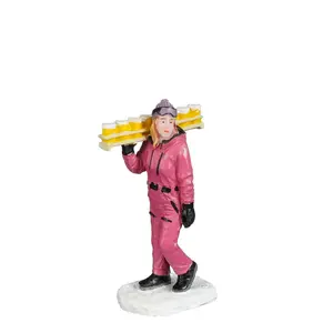 Luville Schneewald On her way to apres ski